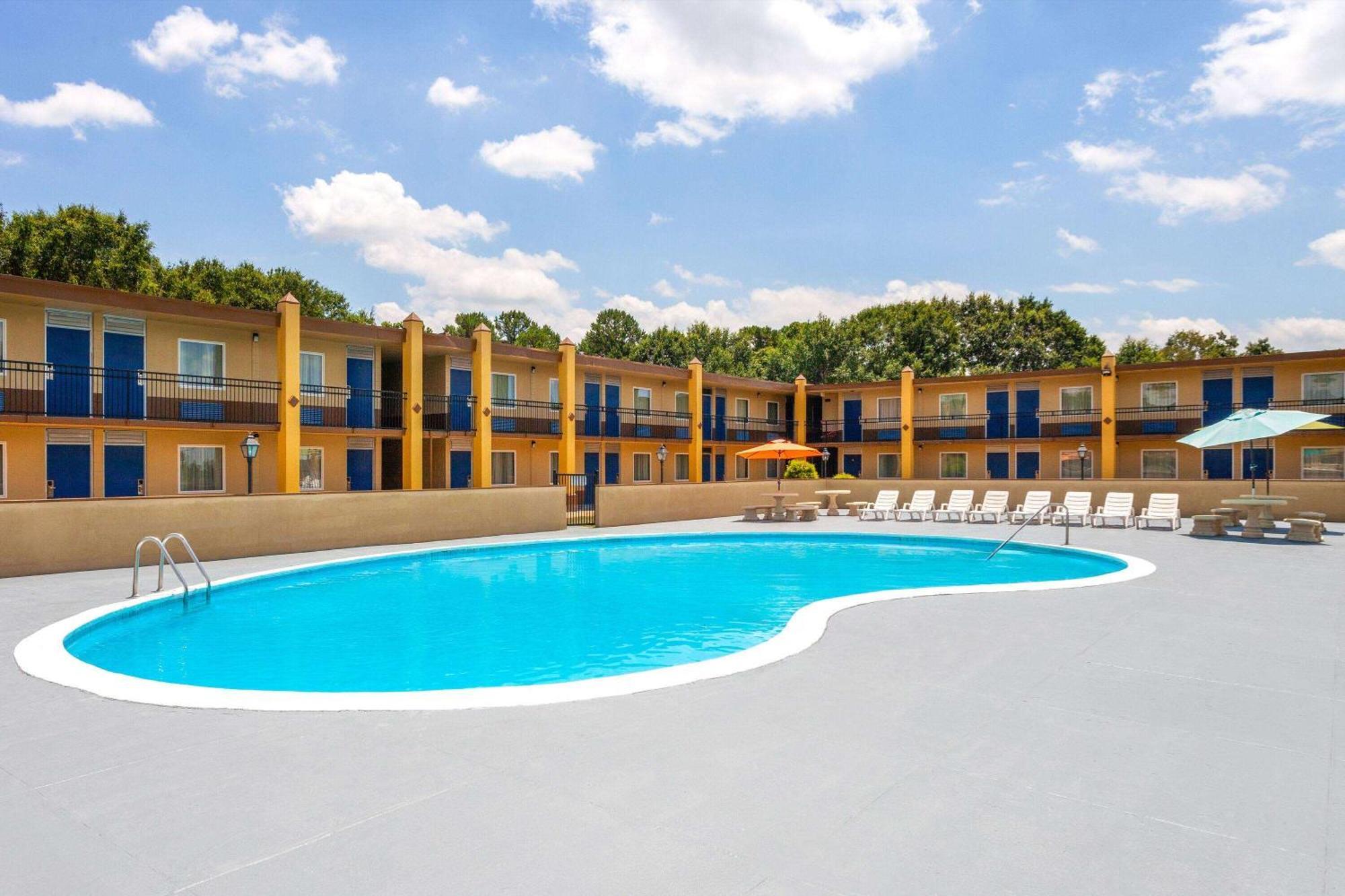 Days Inn By Wyndham Shelby Esterno foto