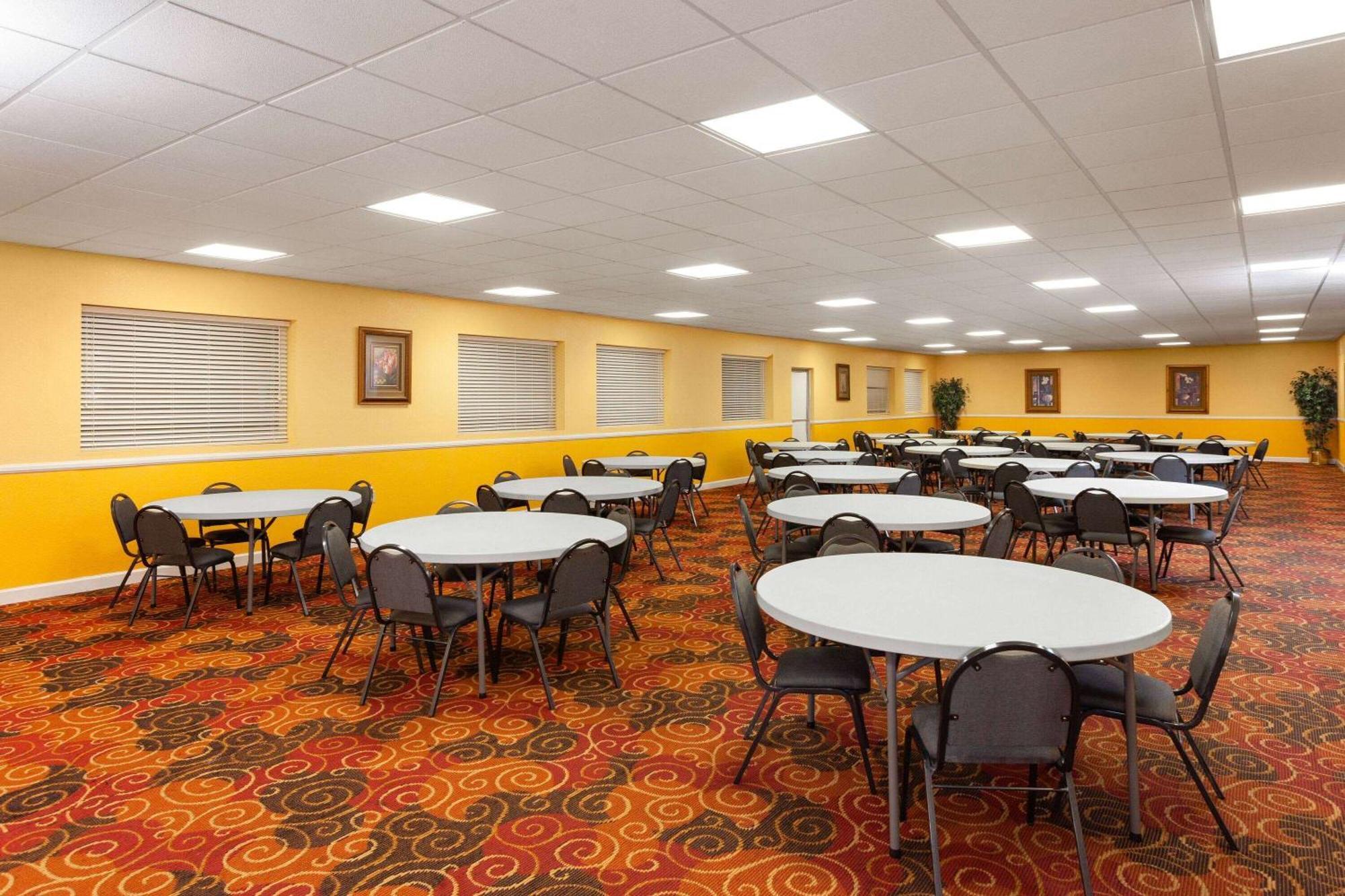 Days Inn By Wyndham Shelby Esterno foto