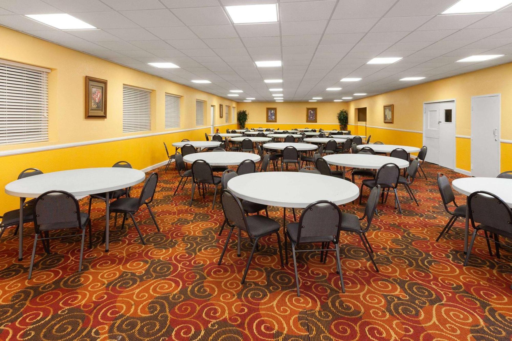 Days Inn By Wyndham Shelby Esterno foto