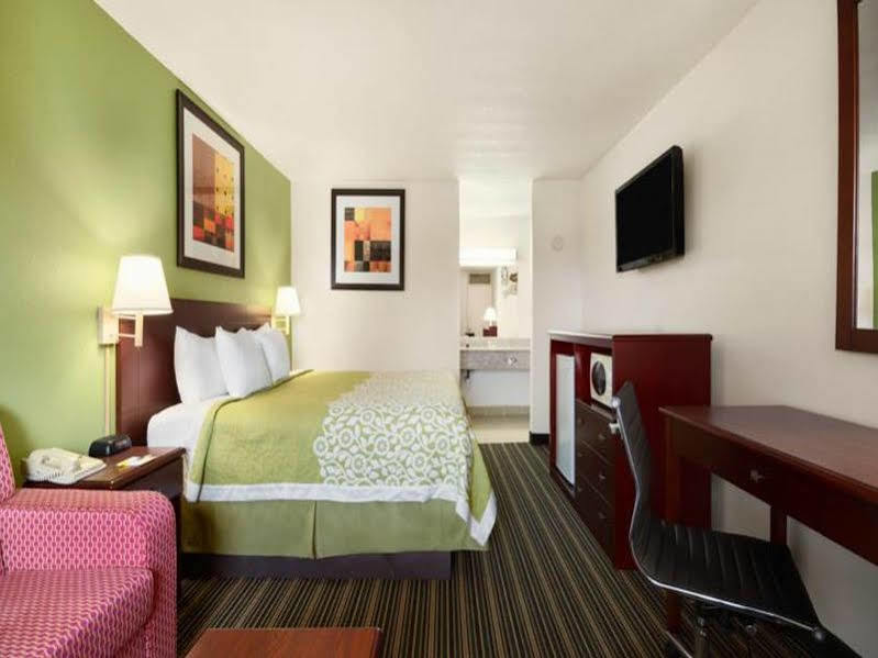 Days Inn By Wyndham Shelby Esterno foto