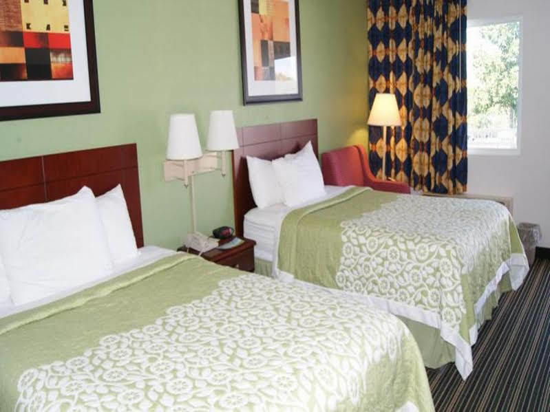 Days Inn By Wyndham Shelby Esterno foto