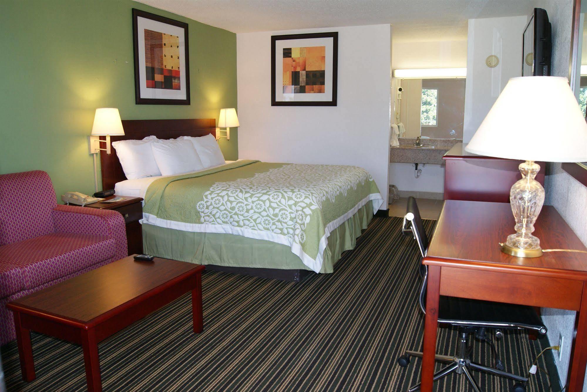 Days Inn By Wyndham Shelby Esterno foto