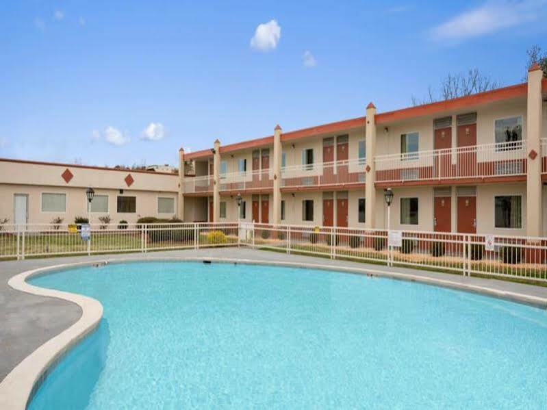 Days Inn By Wyndham Shelby Esterno foto